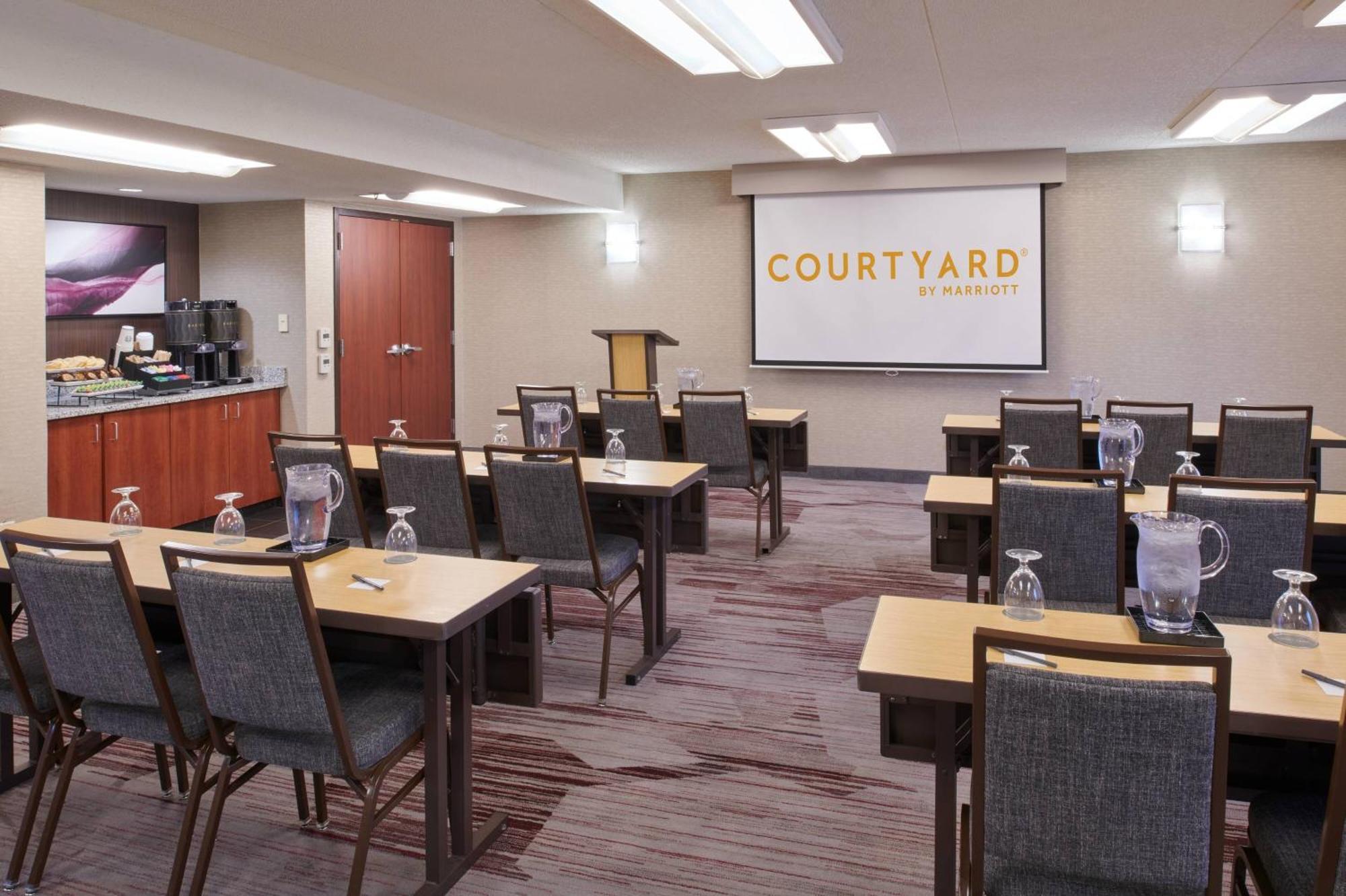Courtyard By Marriott Detroit Warren Hotel Exterior photo