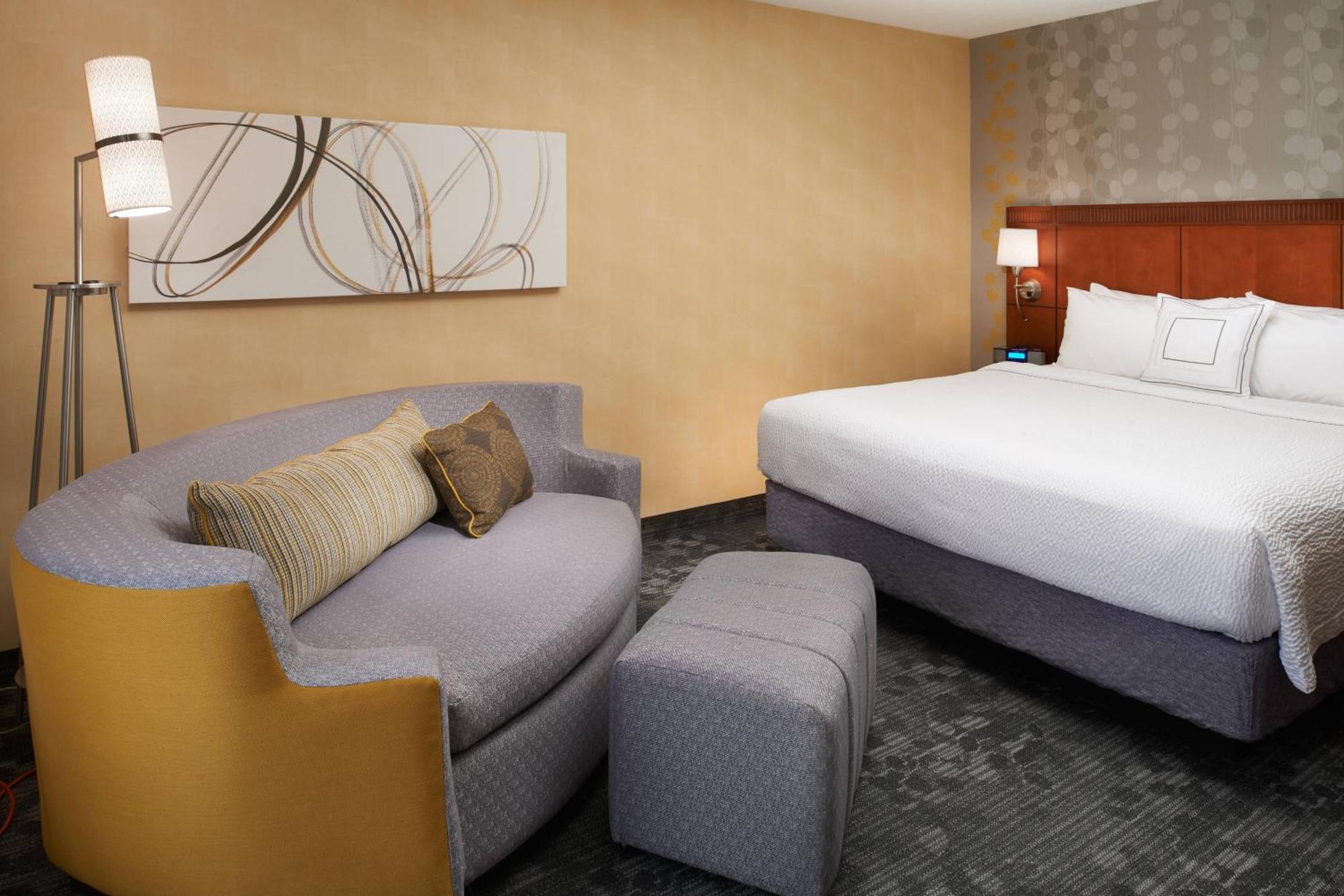 Courtyard By Marriott Detroit Warren Hotel Exterior photo