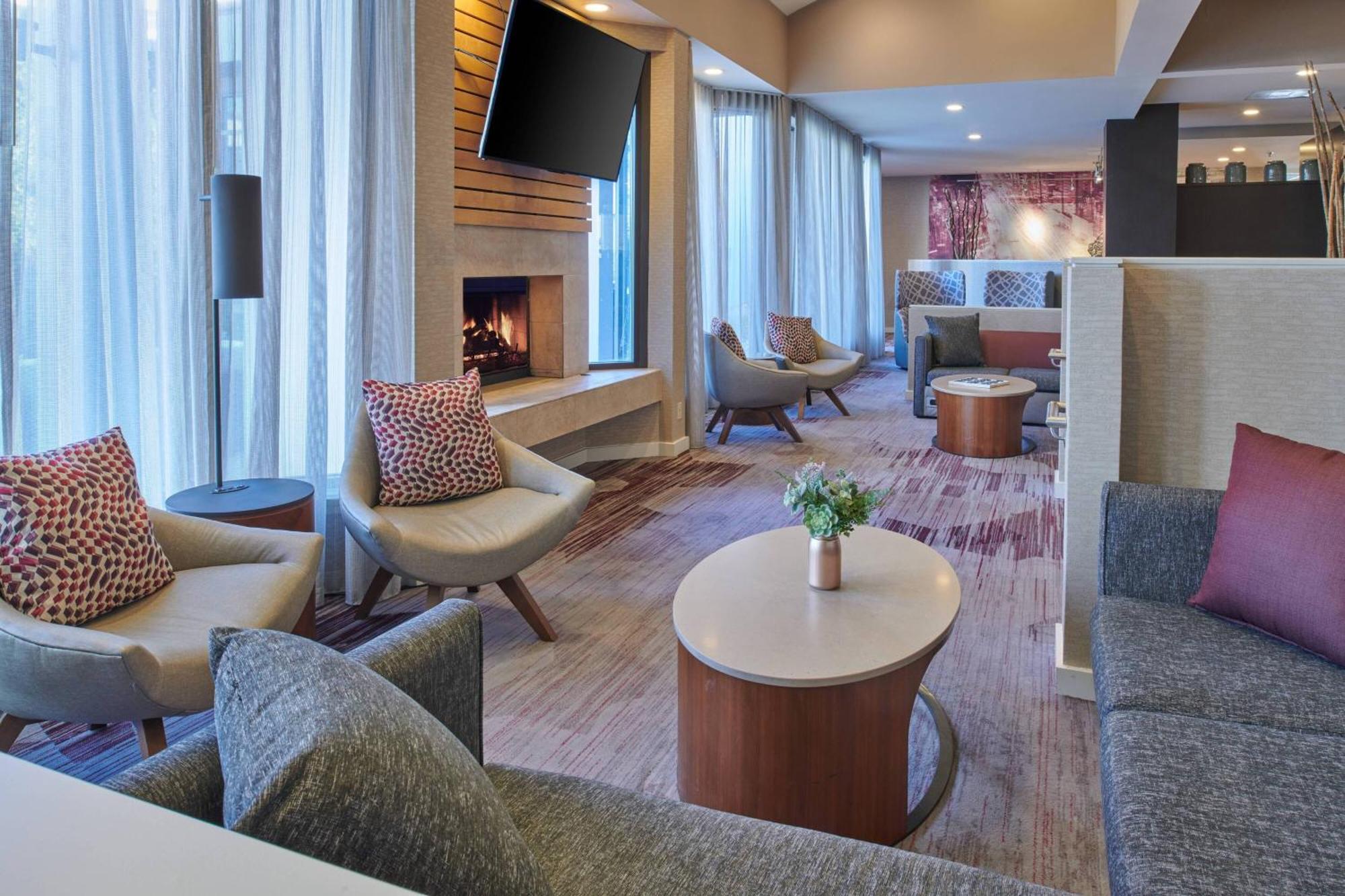 Courtyard By Marriott Detroit Warren Hotel Exterior photo